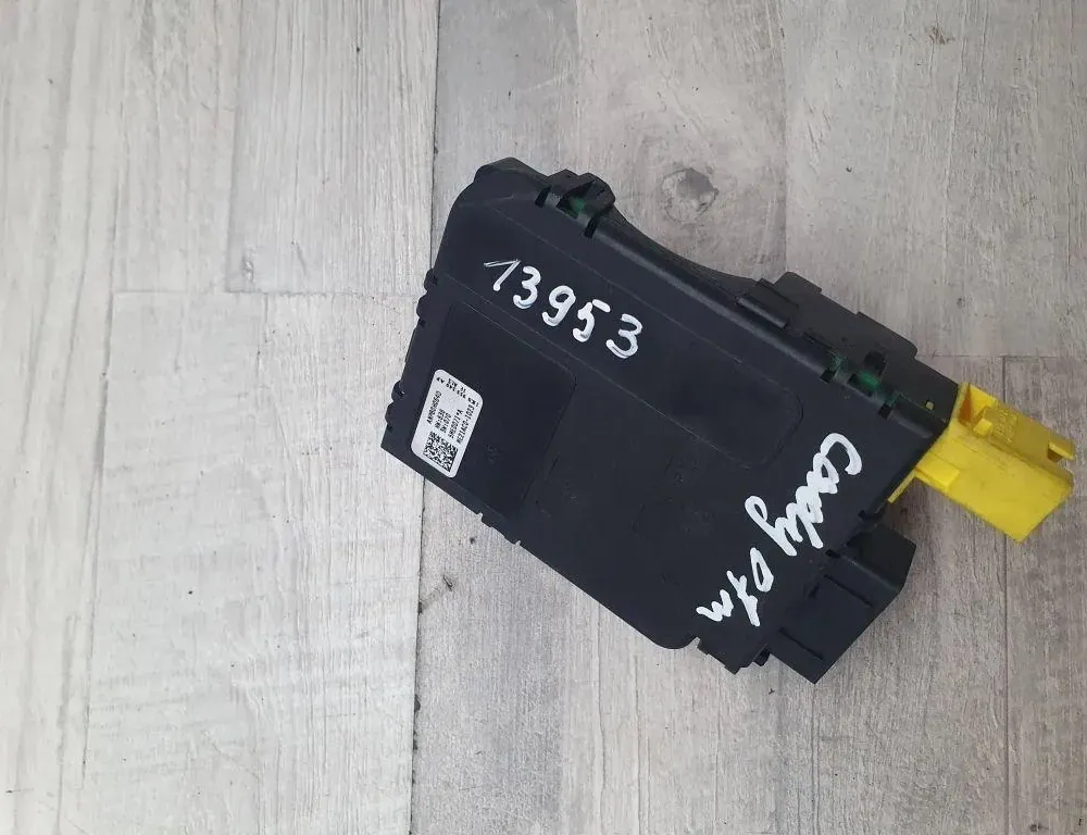 VOLKSWAGEN Caddy 3 generation (2004-2015) Ohjauspyörän asentotunnistin ME21AC01023,5ME0071A,ANP80H064D 34996429