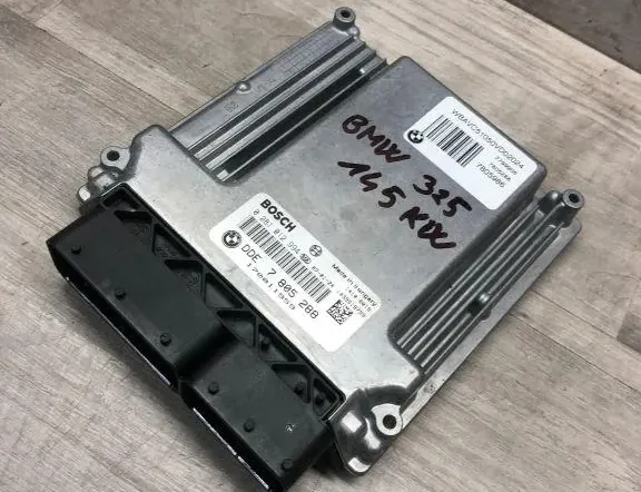 BMW 3 Series E90/E91/E92/E93 (2004-2013) Moottorin ohjausyksikkö ECU 170011959,0281012994,7805288 34994579