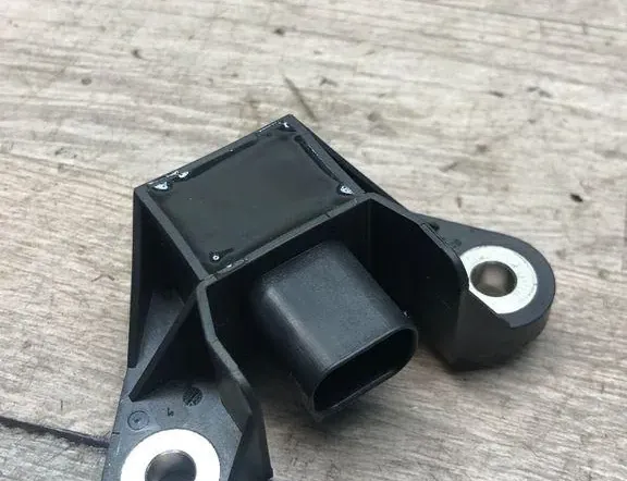 BMW 5 Series F10/F11 (2009-2017) Oikea takaiskutunnistin 9159310 34993564