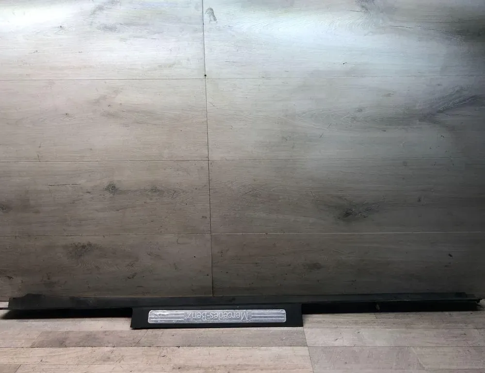 MERCEDES-BENZ R-Class W251 (2005-2017) Oikea etukynnysverhoilu A2516800035 34981952