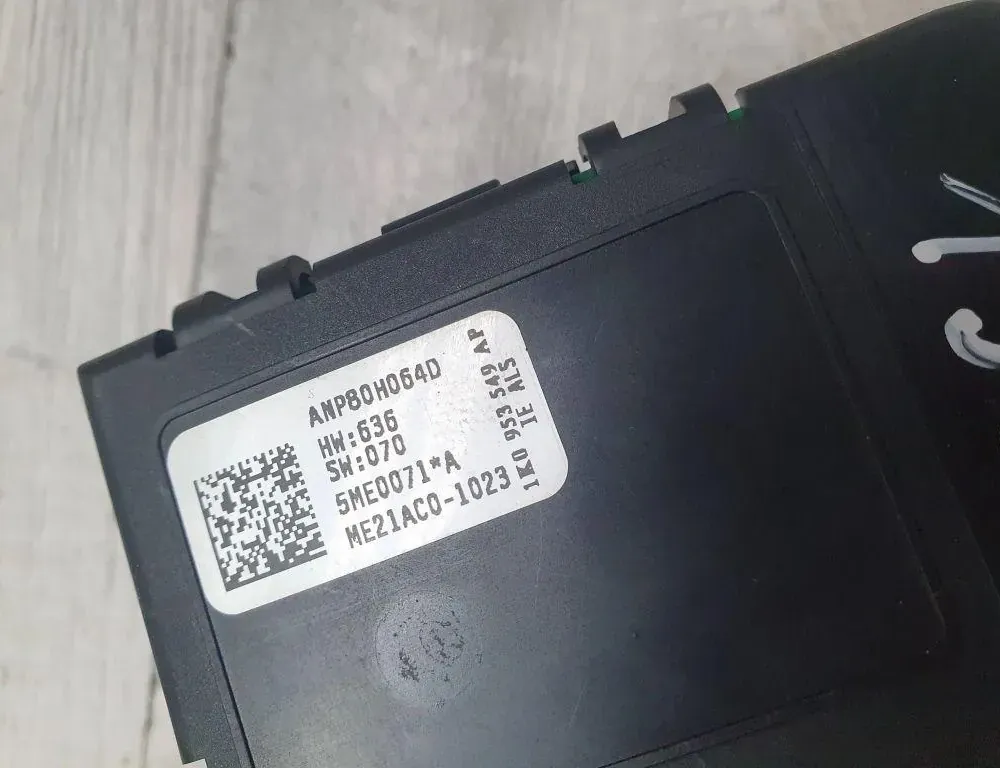 VOLKSWAGEN Caddy 3 generation (2004-2015) Ohjauspyörän asentotunnistin ME21AC01023,5ME0071A,ANP80H064D 34996429