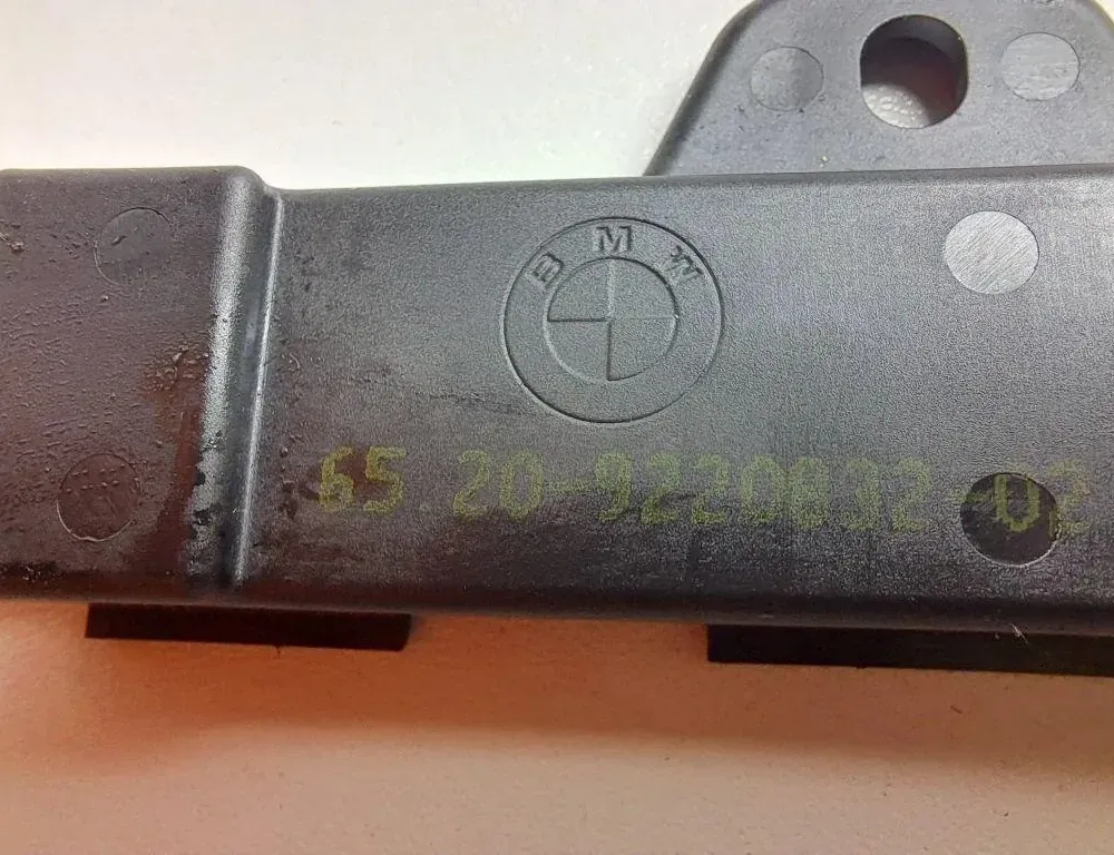 BMW 5 Series F10/F11 (2009-2017) Bootlid antennivahvistin 6520922083202 34994128