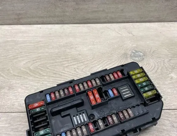 BMW 3 Series F30/F31 (2011-2020) Sulakekaappi 922487904,19098000001,30112012 34996326