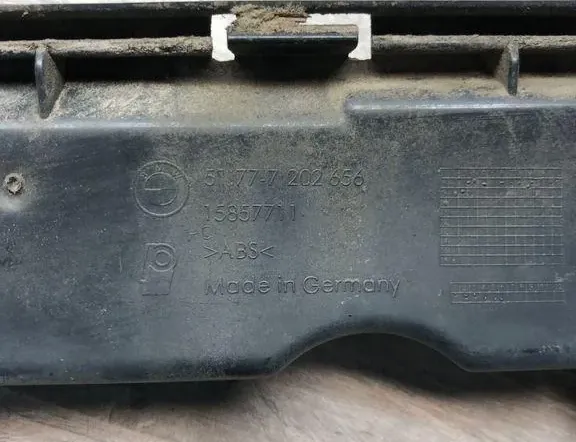 BMW 3 Series E90/E91/E92/E93 (2004-2013) Oikean takapuskurin kiinnike 15857711 34977037