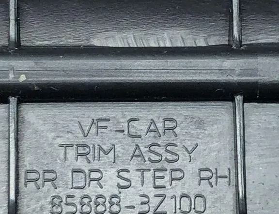 HYUNDAI i40 VF (1 generation) (2011-2020) Taka-vasen kynnysverhous 858883Z100 34995092