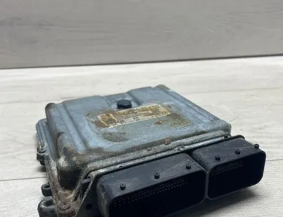MERCEDES-BENZ M-Class W164 (2005-2011) Moottorin ohjausyksikkö ECU 0281043382,A6421506491,1039S14048 34994755