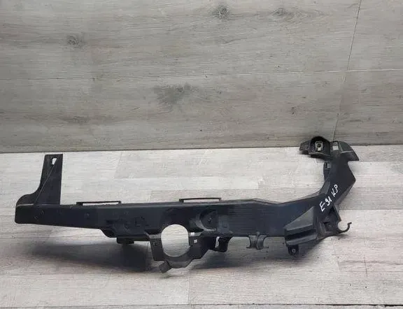 BMW 3 Series E90/E91/E92/E93 (2004-2013) Vasemman ajovalon kiinnike 7138401,15857711 34980533