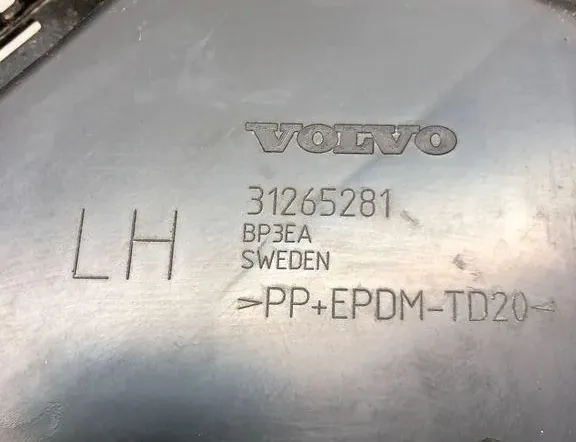 VOLVO V60 1 generation (2010-2020) Vasen takapuskurin kiinnike 31265281,BP3EA 34996505