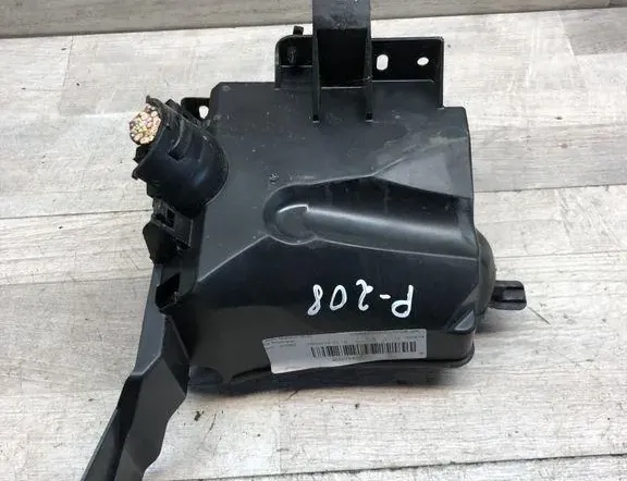 PEUGEOT 208 Peugeot 208 (2012-2015) Sulakekaappi 453078402 34996504