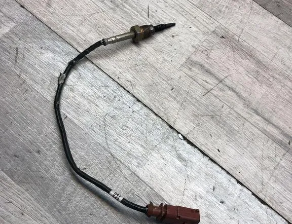 AUDI A4 B9/8W (2015-2024) Pakokaasun lämpötila-anturi 6X0973802A 34980292