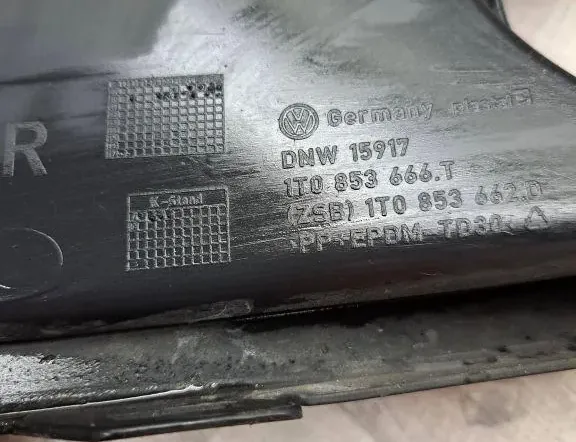 VOLKSWAGEN Touran 1 generation (2003-2015) Jäähdyttimen säleikkö 1T0853666T 34996437