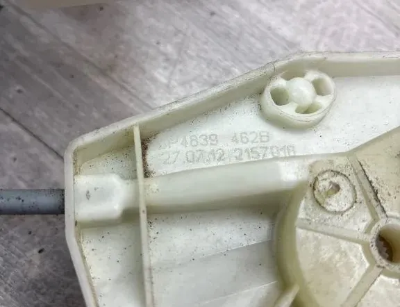 AUDI A3 8V (2012-2020) Oikean takaoven ikkunansäädin 8P4839462B 34971183