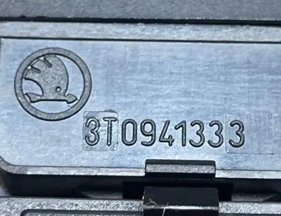 SKODA Superb 2 generation (2008-2015) Ajovalojen korkeuden säätökytkin 3T0941333 34994686