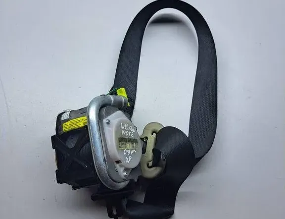 NISSAN Note 1 generation (2005-2014) Oikea takaturvavyö 305743499JN7-AJ,501WAAP122 34973567