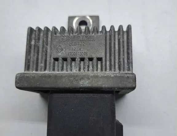 NISSAN Note 1 generation (2005-2014) Hehkutulpat 7700115078,91167210,BED712,11067JD50A,1106700QAA,9201699,25230AY900,04409990,6001546572 34995667