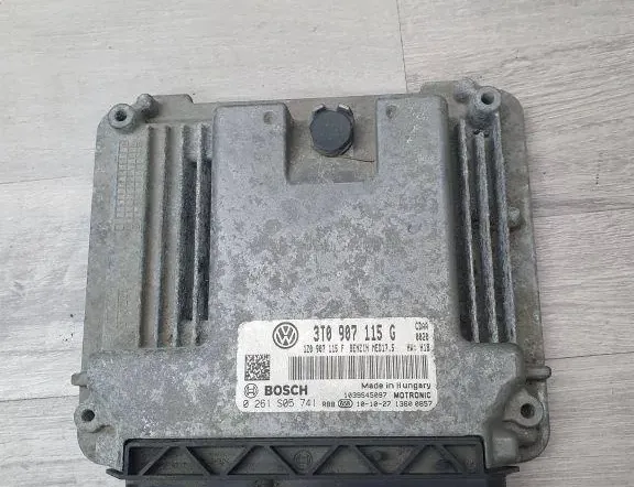 SKODA Octavia 2 generation (2004-2013) Moottorin ohjausyksikkö ECU 0261S05741,1Z0907115F,3T0907115G 34995514