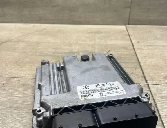 VOLKSWAGEN Transporter T5 (2003-2015) Moottorin ohjausyksikkö ECU 0281011271,070906016K,1039S06047 34995767