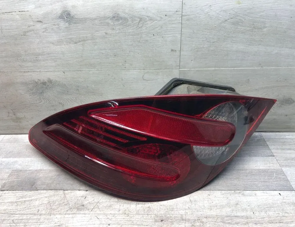 MERCEDES-BENZ R-Class W251 (2005-2017) Oikea takavalo 403112 34991029