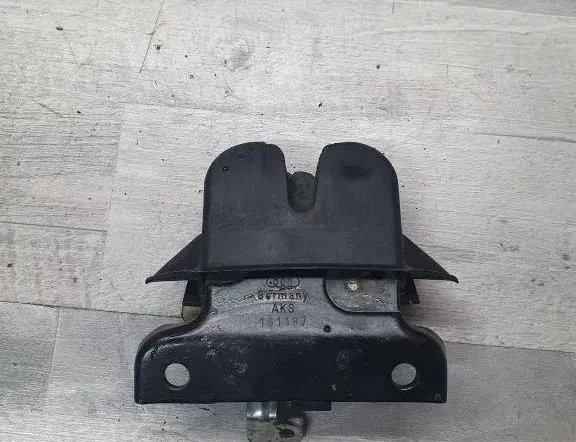 AUDI A4 B5/8D (1994-2001) Takaluukun takaluukun lukko 181197 34996661