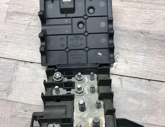 AUDI A6 C7/4G (2010-2020) Virranjakolaatikko 4G0937517,KB4G5170 34991228