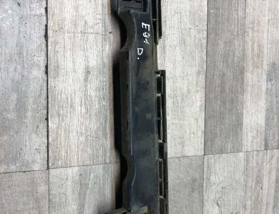 BMW 3 Series E90/E91/E92/E93 (2004-2013) Oikean takapuskurin kiinnike 15857711 34977037