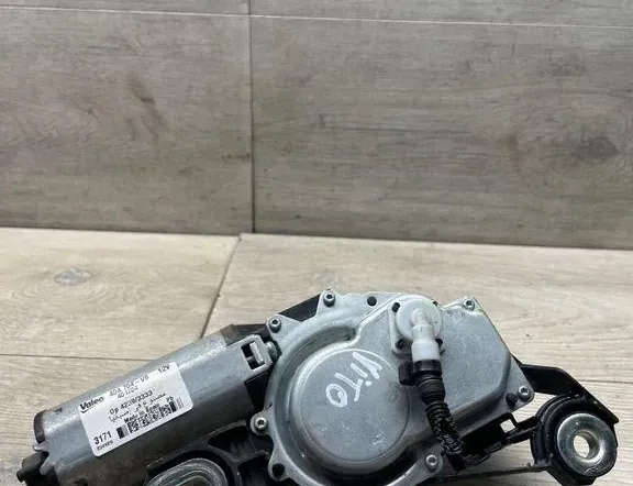 MERCEDES-BENZ Vito W639 (2003-2015) Takaluukun lasinpyyhkijän moottori 34996492