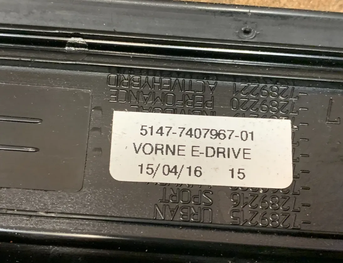 BMW 3 Series F30/F31 (2011-2020) Oikea etukynnysverhoilu 7407967 34268637