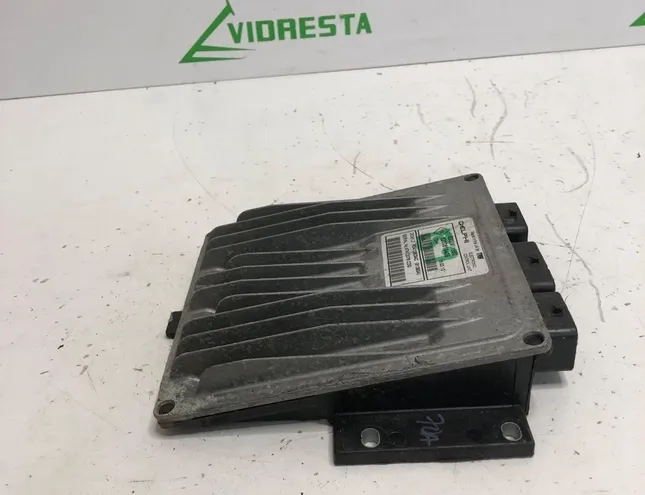 NISSAN Note 1 generation (2005-2014) Moottorin ohjausyksikkö ECU R0410B034C,8200911560 28578447