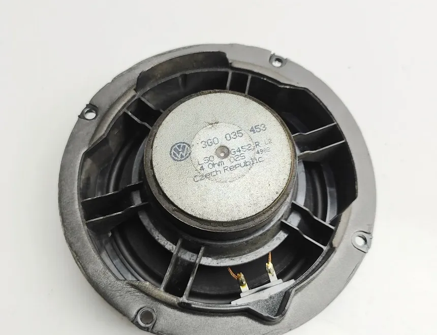 VOLKSWAGEN Passat B8 (2014-2023) Oikean takaoven äänikaiutin 3G0035453 33075879