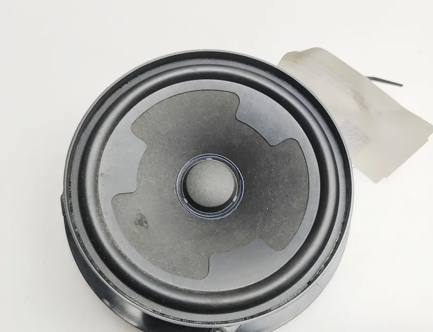 VOLKSWAGEN Passat B8 (2014-2023) Oikean takaoven äänikaiutin 3G0035453 33075879
