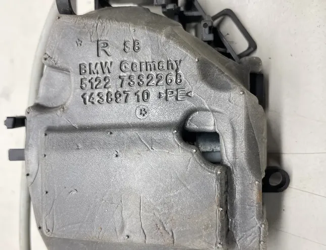 BMW 3 Series F30/F31 (2011-2020) Oikean takaoven ulkokahva 51227332268 28150684