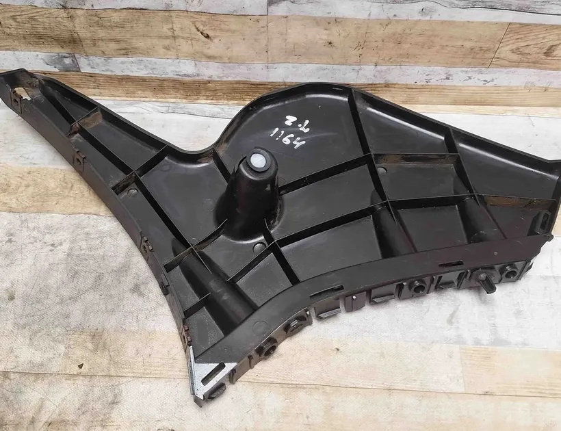 VOLVO V60 1 generation (2010-2020) Vasen takapuskurin kiinnike 31265281 32550083