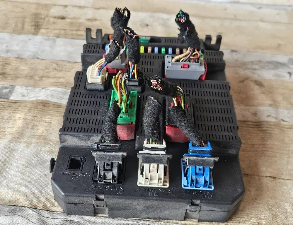 PEUGEOT 206 1 generation (1998-2009) Comfort-ohjausyksikkö 9659285380 34017940