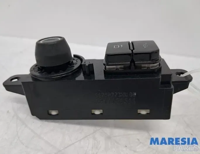 PEUGEOT 208 Peugeot 208 (2012-2015) Ohjausyksikkö 096758773XU,96758773XU 32118283