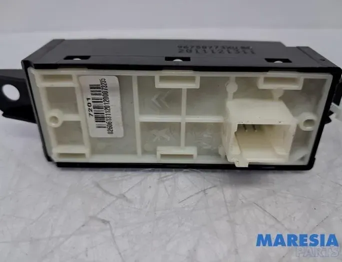 PEUGEOT 208 Peugeot 208 (2012-2015) Ohjausyksikkö 096758773XU,96758773XU 32118283