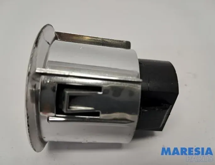 RENAULT Scenic 3 generation (2009-2015) Moottorin ohjausyksikkö ECU 7701209427,8200604932,237100745R,E0160400,A2C53284891,251503211R,251506978R,237100235R,284B12041R,S180098201,285978580R,S180078106 32828882