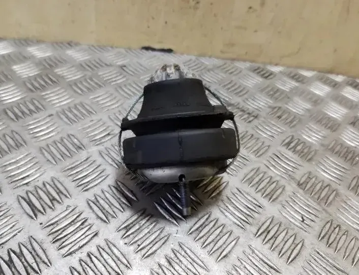VOLVO V40 2 generation (2012-2020) Moottorin etutuki 30778953 26217339