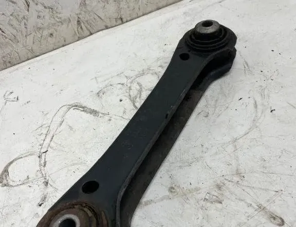 BMW 3 Series E90/E91/E92/E93 (2004-2013) Oikea takavarsi 6782237 30360064