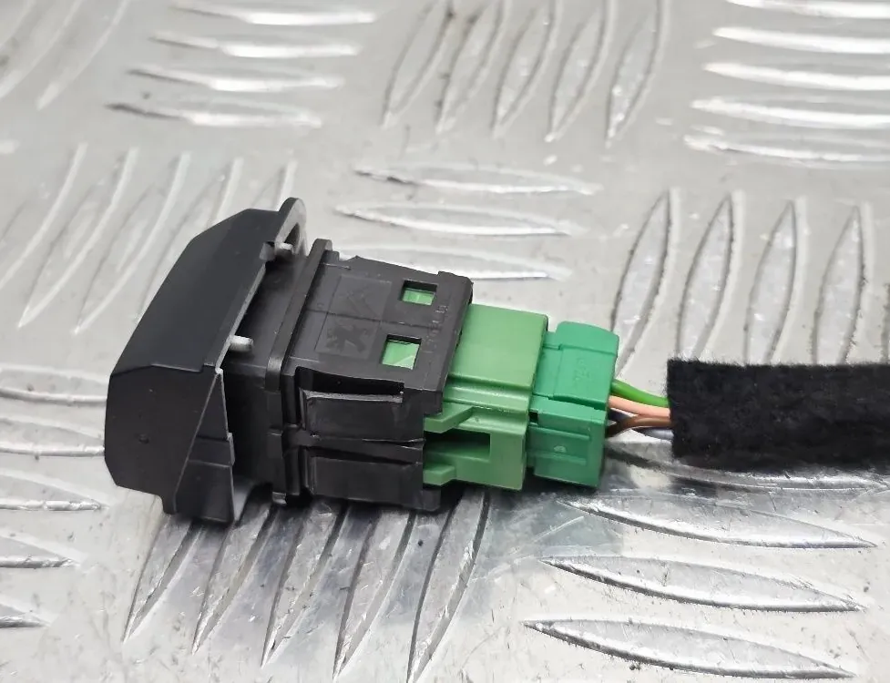 PEUGEOT 208 Peugeot 208 (2012-2015) Keskuslukituskytkin 96750883ZD 34747831