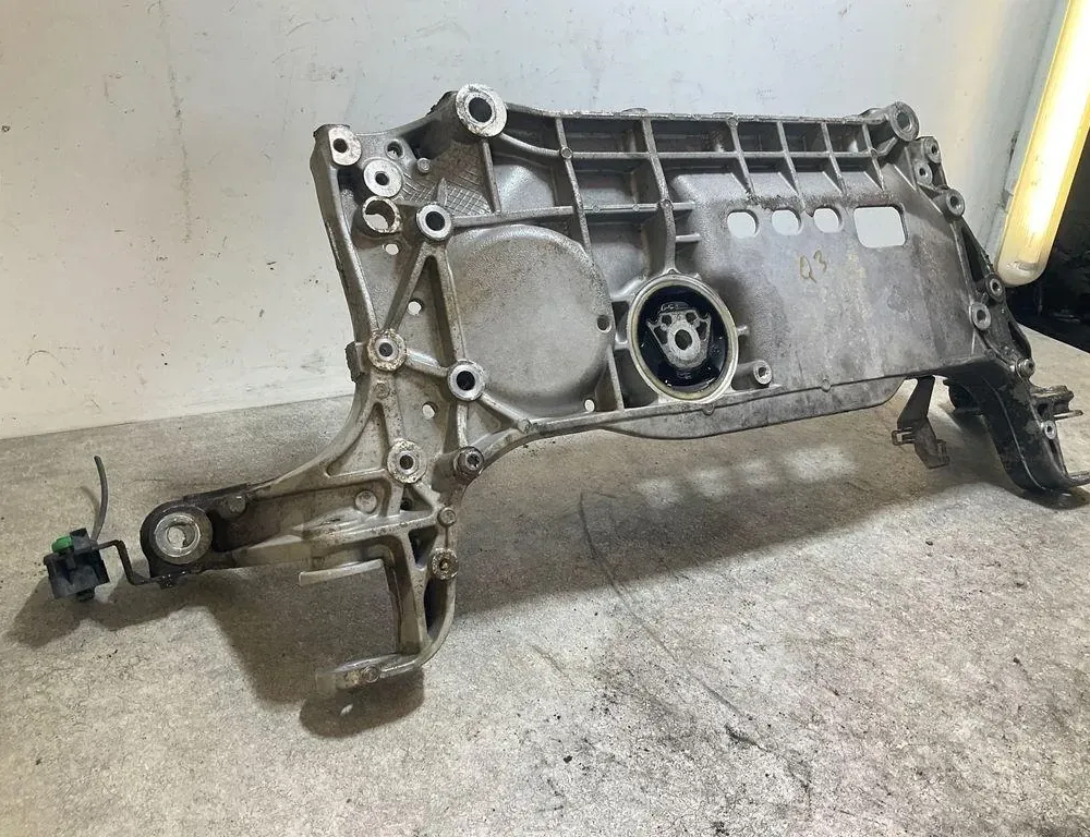 AUDI Q3 F3 (2018-2024) Etujousituksen apurunko 3C0199369H 33808467