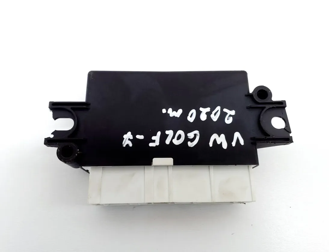 VOLKSWAGEN Golf 7 generation (2012-2024) PDC-pysäköintietäisyyden ohjausyksikkö 5QA919294G 23092521