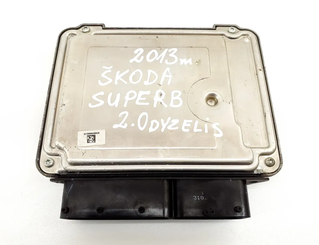 SKODA Superb 2 generation (2008-2015) Moottorin ohjausyksikkö ECU 03L906018BR,03L906018CJ 23170922