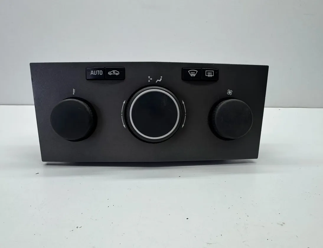 OPEL Zafira B (2005-2010) Ilmastonhallintayksikkö 13168100 34997868