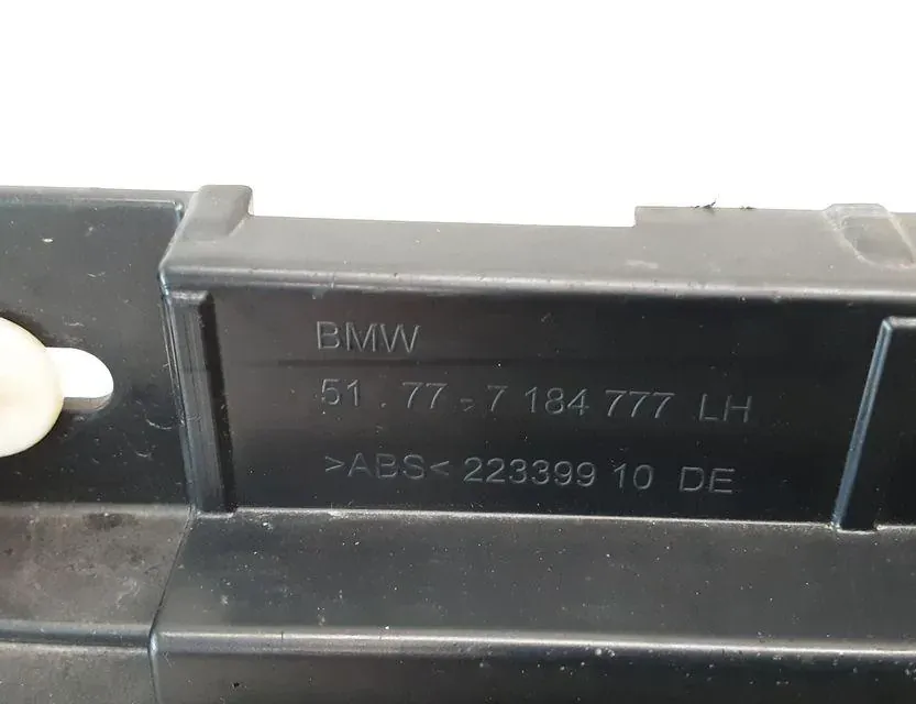 BMW 5 Series F10/F11 (2009-2017) Sivuhelman kiinnike 7184777 33628584