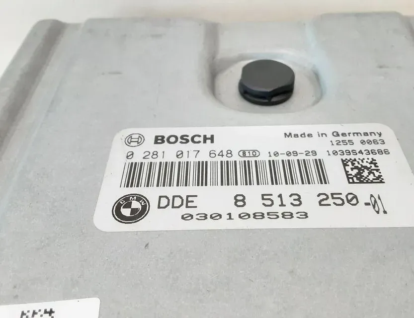 BMW 5 Series F10/F11 (2009-2017) Moottorin ohjausyksikkö ECU 8513250 33628597