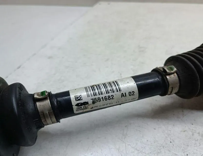 BMW X1 E84 (2009-2015) Oikea etuvetoakseli 7591682 33686962