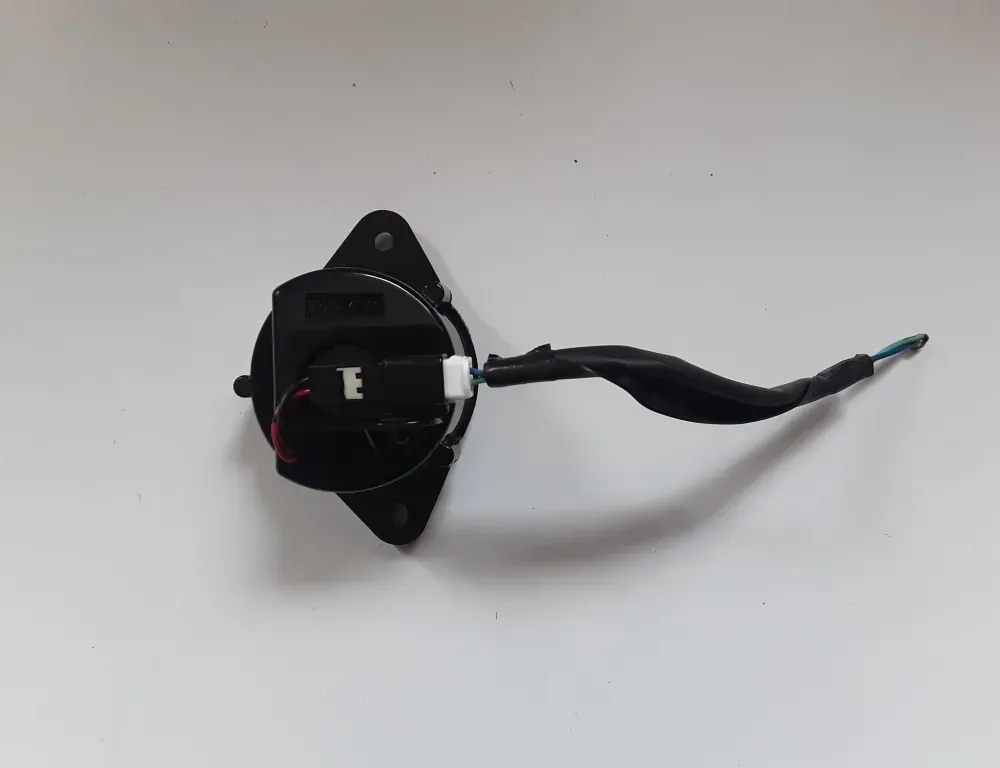 TOYOTA Prius 3 generation (XW30) (2009-2015) Subwoofer 8616047100 35062460