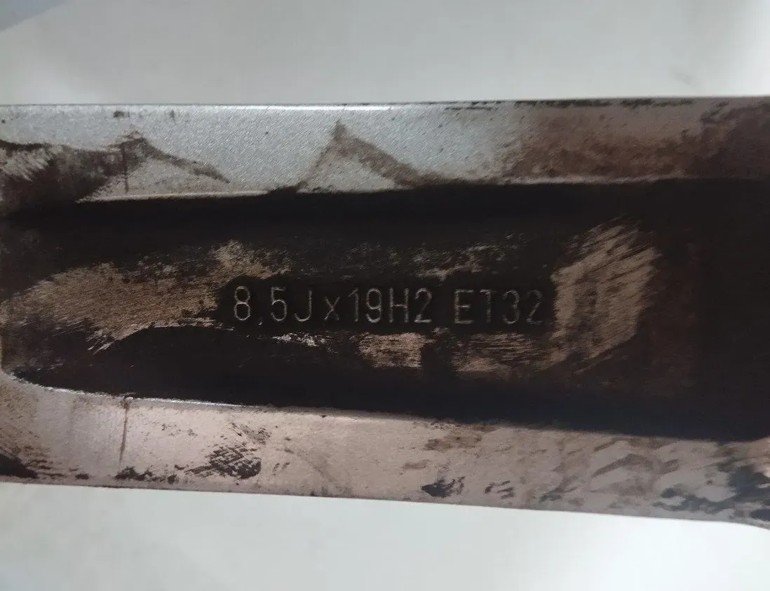 AUDI A7 C7/4G (2010-2020) Pyörä 4G8601025B 25498150