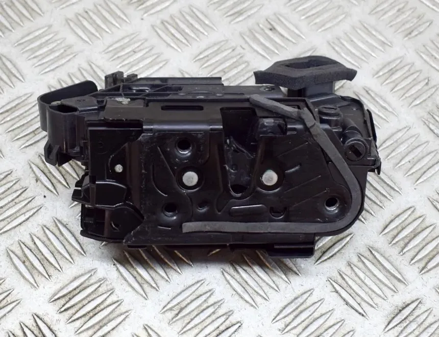 VOLKSWAGEN Golf 8 generation (2019-2023) Oikean takaoven lukko A046465,5TA839016K 21325551