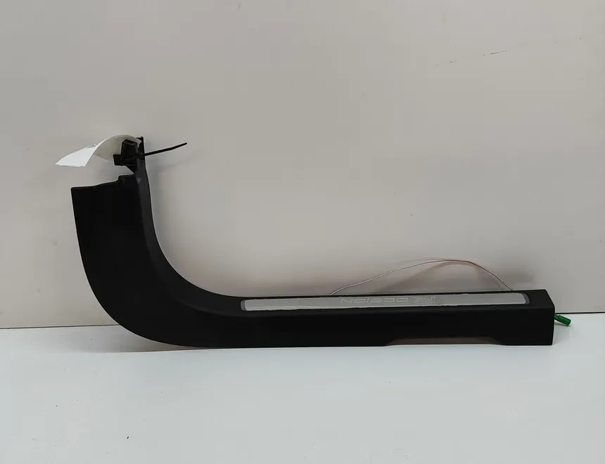 VOLVO V90 2 generation (2016-2024) Oikea etukynnysverhoilu 31377617 21833149